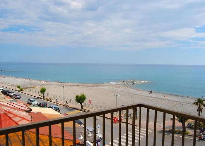 Gaiavacanze Beach Апартаменты *